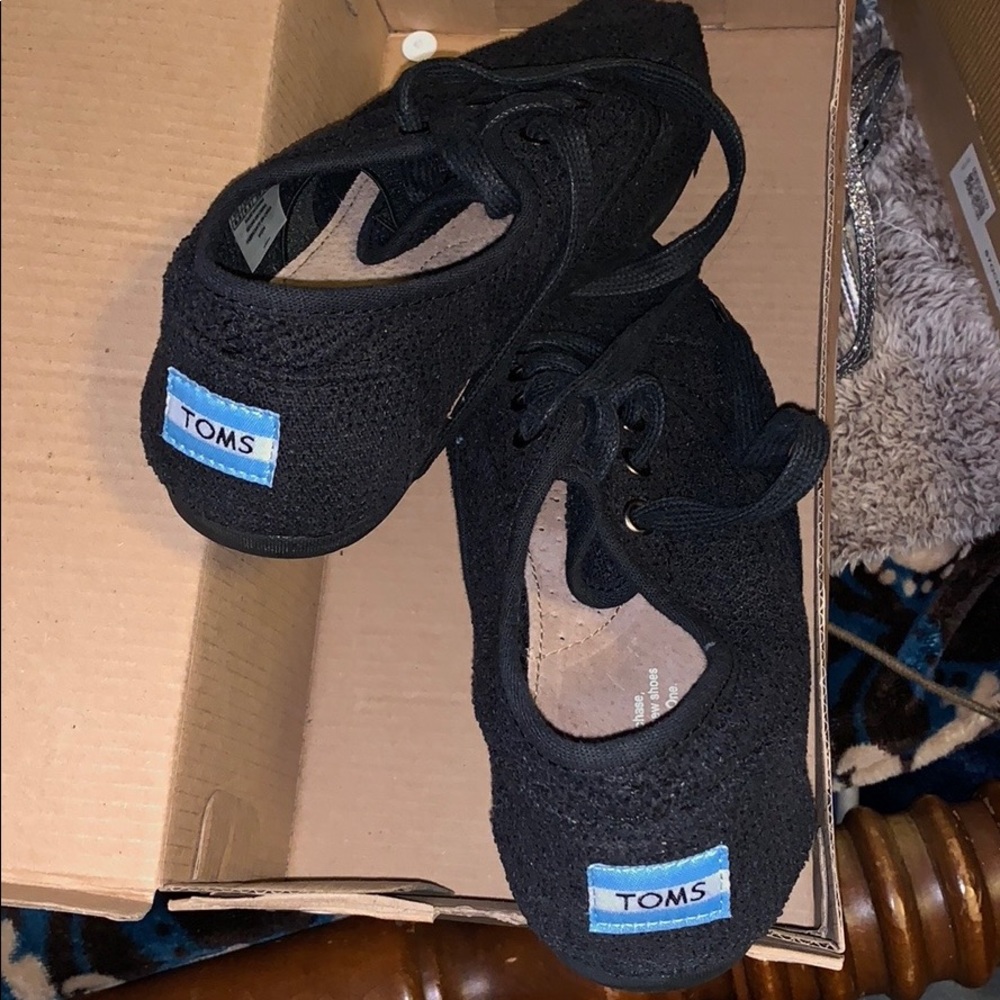Toms